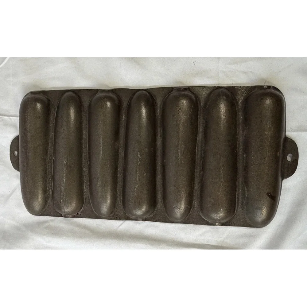 Vintage Cast Iron 7 Ear Corn Bread Muffin  Pan Mold Camping Baking Cook‎